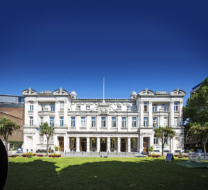 Image of Queen Mary University of London. Images of Queen's building, a Grade II listed building in Mile End in the London Borough of Tower Hamlets. Originally opened in 1887 as an educational and cultural venue for the East End of London, known as the People's Palace, it now serves as one of the main buildings of Queen Mary University of London.